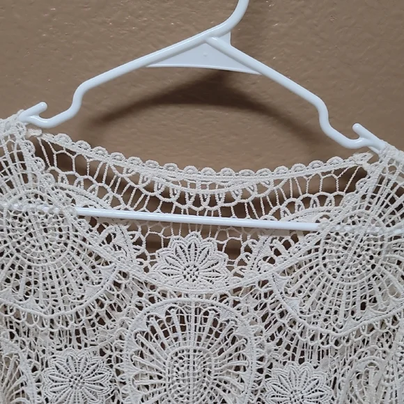 Cream Crocheted Sweater 🤎 - Picture 2 of 9